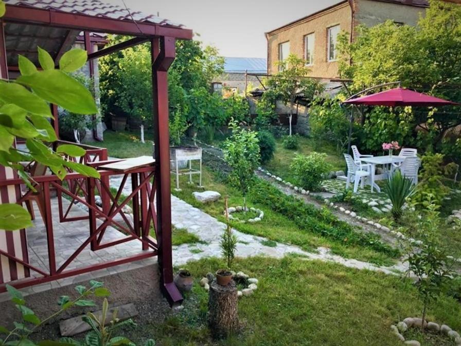 Guesthouse Lilia &Wine Celler Telavi Eksteriør billede